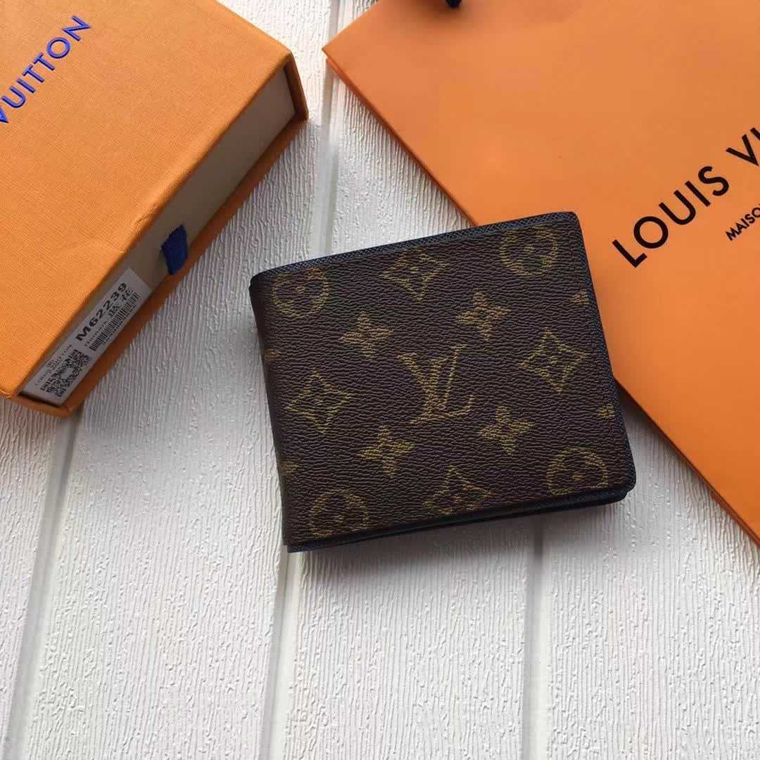 

LVLOUISVITTON BAGVUTTON PASSPORT COVER Card Holders Fashion Passport Protection Case Trendy Credit Mens Wallet PASSEPORT 88, 06