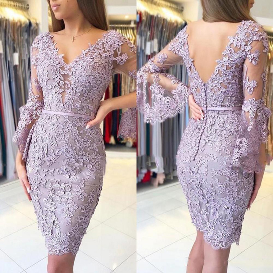 

Latest Charming Short Lavender Lace Applique Mother of the Bride Dresses Long Sleeve V Neckline Wedding Guest Gowns Back Out