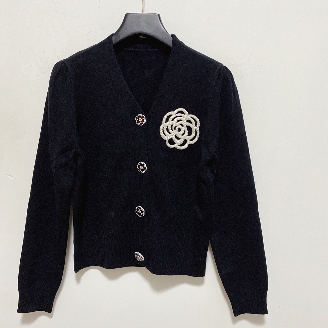 

2021 Autumn Milan Runway Sweaters V Neck Long Sleeve Women' Sweater High End Jacquard Cardigan Designer Clothing 0820-5, White