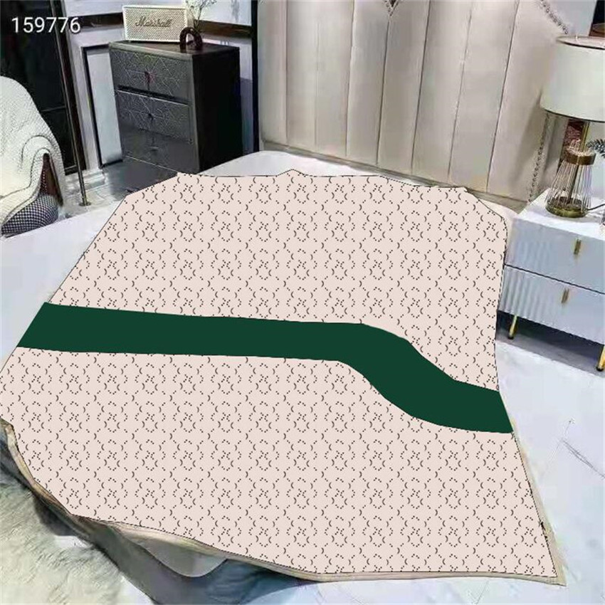 

Fashion Band Design Blankets Contrast Color Soft Touch Velvet Men Women Blanket Personlized Printed Carpet 1color