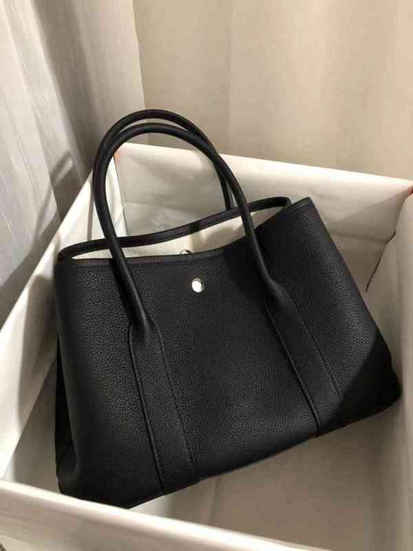 

Garden Tote Hand Leather Women's One Shoulder Messenger Shopping Bucket, Black trumpet