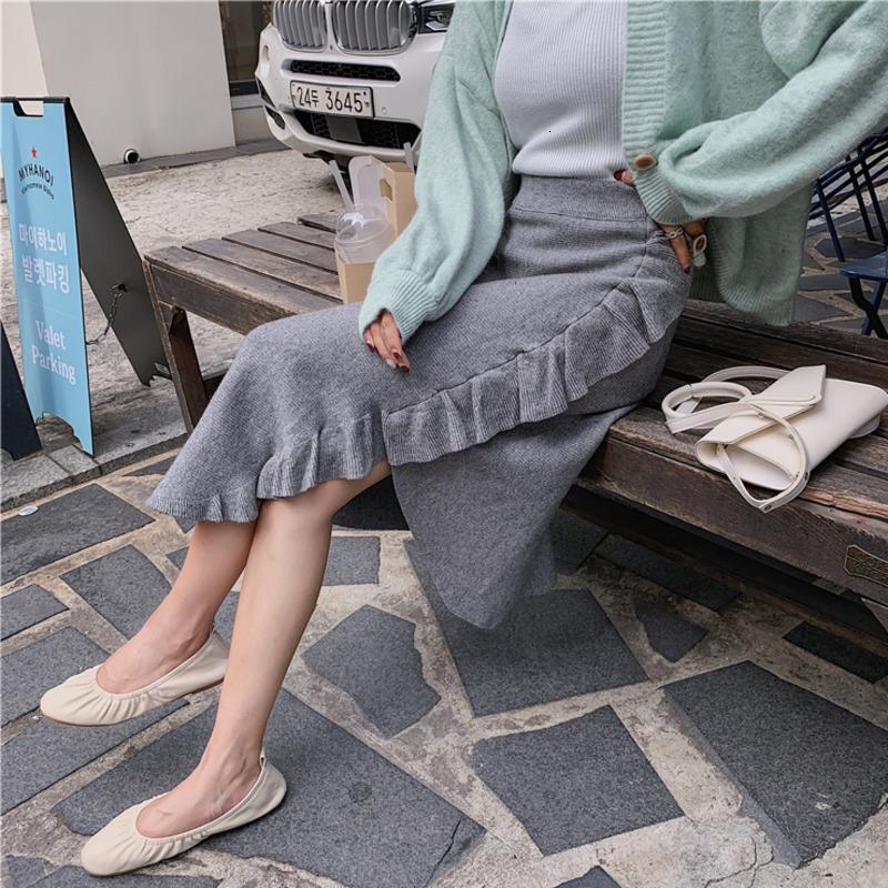 

Skirts [EWQ] 2021 Autumn Winter Strike Asymmetrical Scaffolding Elegant Women High Waist Mode Midi Knitted Ruffle Skirt QL62901, Black