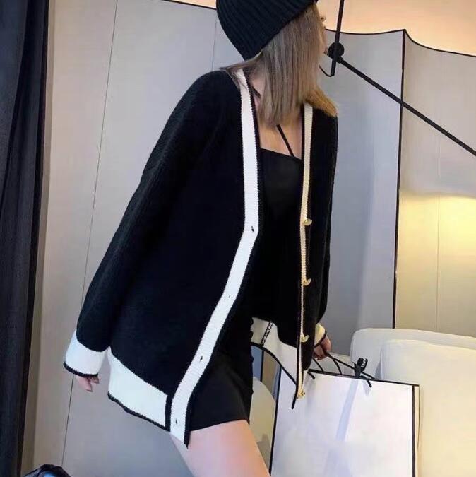 

Paris fashion Autumn/winter 2021 Women's knits wear Cardigan High edition highs quality V-neck designer C letter brooch design thick warm, Customize