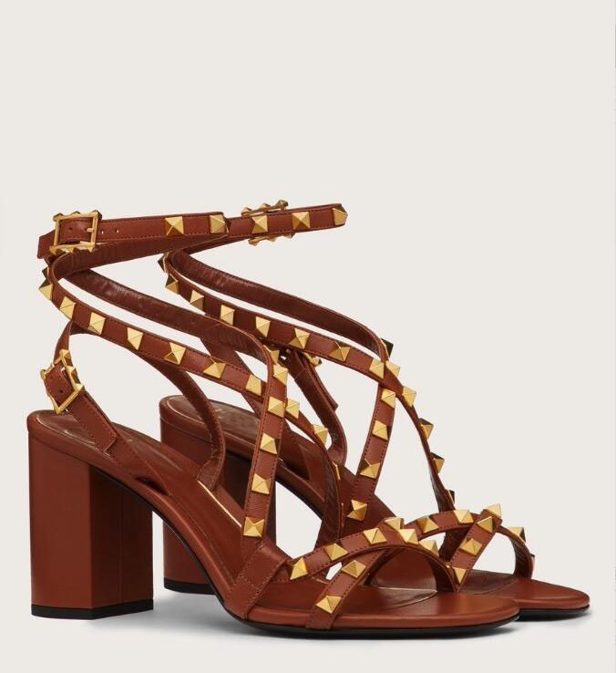 

2021 Perfect Summer Rock Studs Sandals Black Nude Calfskin Leather Rivets Strapy Women Sexy Sandalias Mujer Lady Comfort Walking Shoes