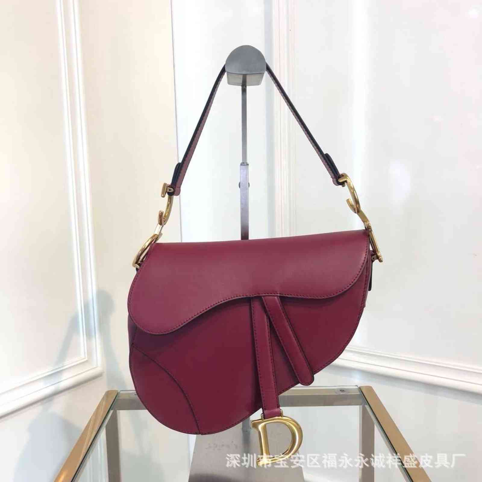 

Women's bag leather semi-circular Single Shoulder Msenger portable saddle bag star