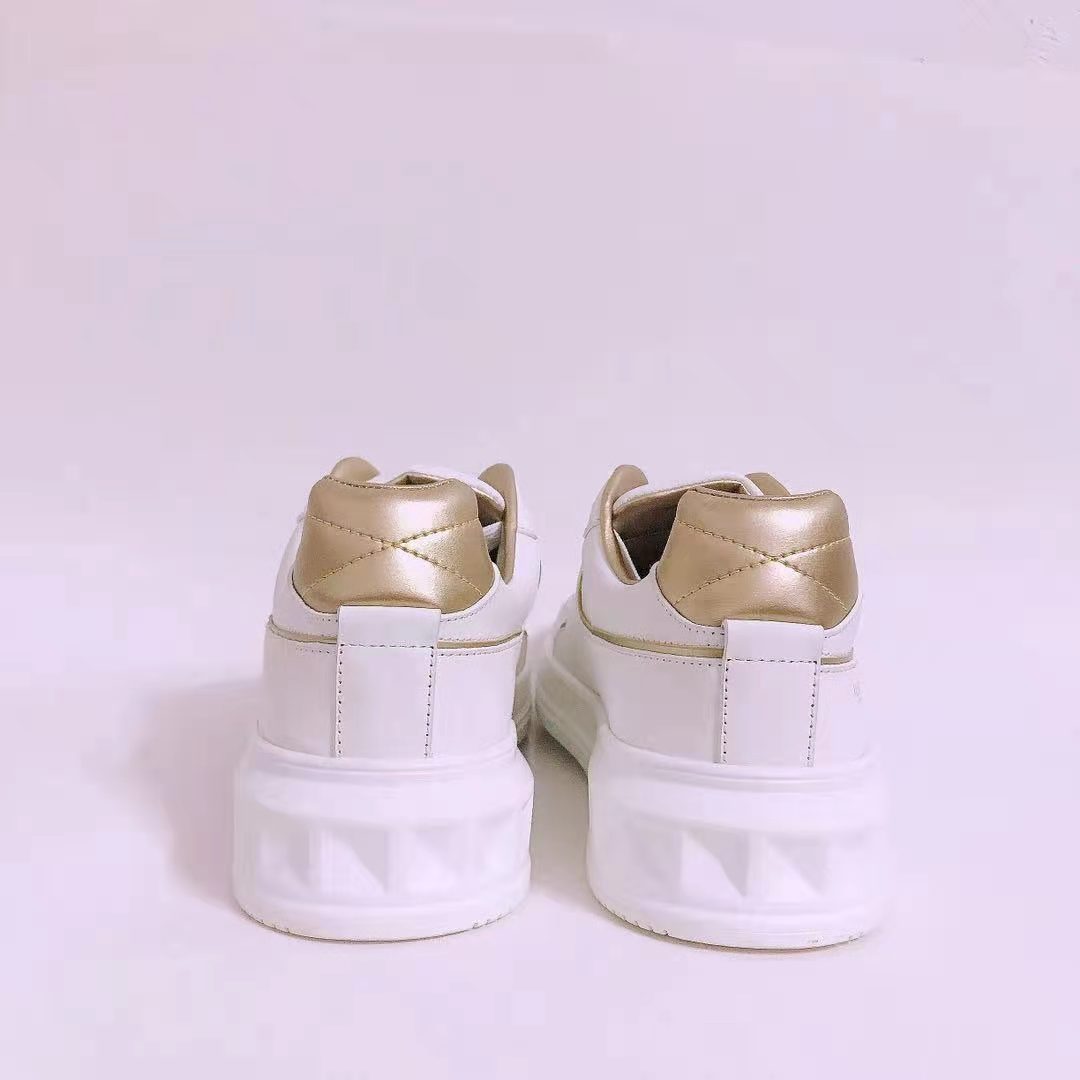 

2021 men's casual shoes luxury red bottom sports lovers skateboard walking beautiful perfect leisure flatwith box 35-44, Black