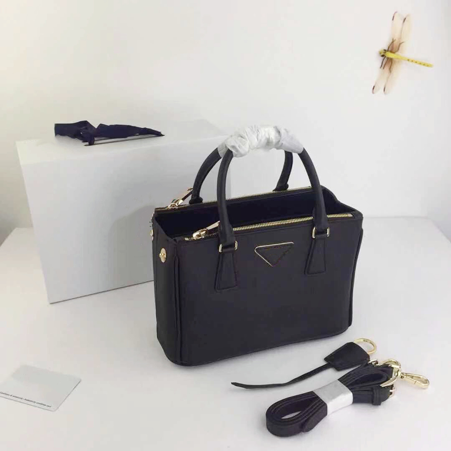 

High quality Fashion Imported cross grain cowhide shoulder bags Trendy design women Chest pack lady Tote handbags Designer purse chain crossbody bag