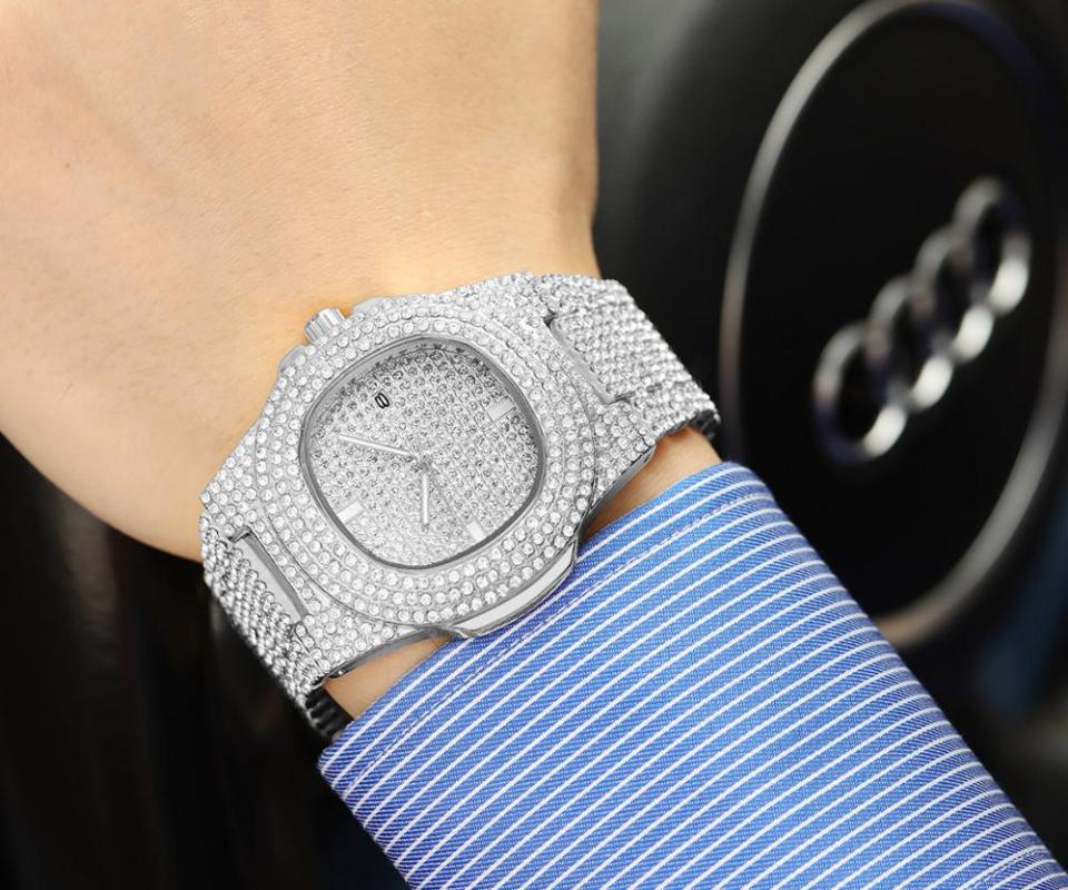 

Wristwatches 2021 Fashion Iced Out Watch Diamond Gold Silver Steel Women Mens Watches Top Male Clock Quartz Calendar Wristwatch