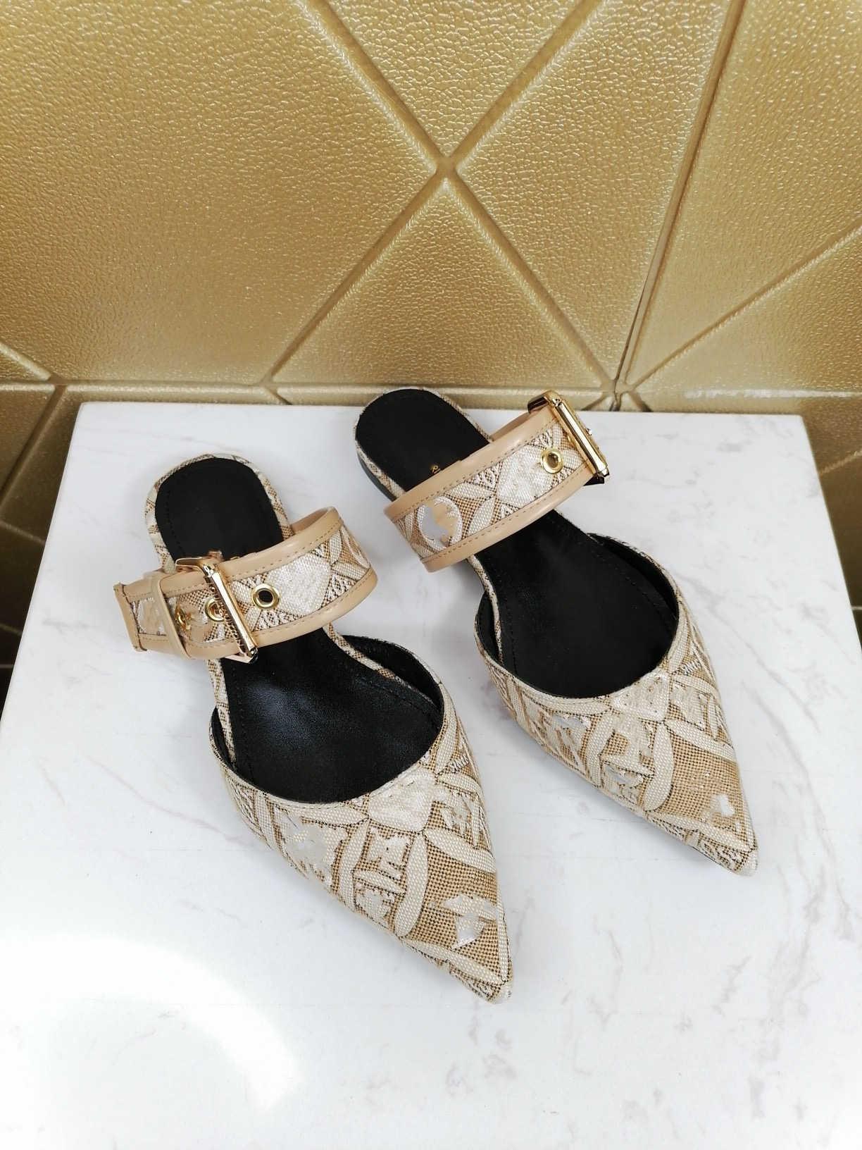 

heels pantoufle European station Muller Luxury designer sandals female leather 2021 summer outer wear pattern half toe cap flat heel pointed slippers, Black