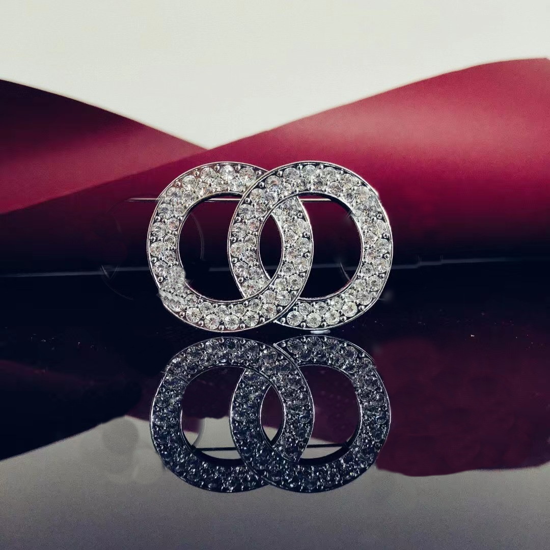 

brooch jewelry customization Luxury advanced retro brooches for women men designer sale brass gold plated highest counter quality 5A party classic style Pins