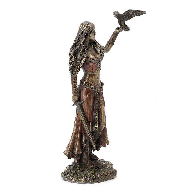 

Resin Statues Morrigan The Celtic Goddess of Battle with Crow & Sword Bronze Finish Statue 15cm for Home Decoration H1102