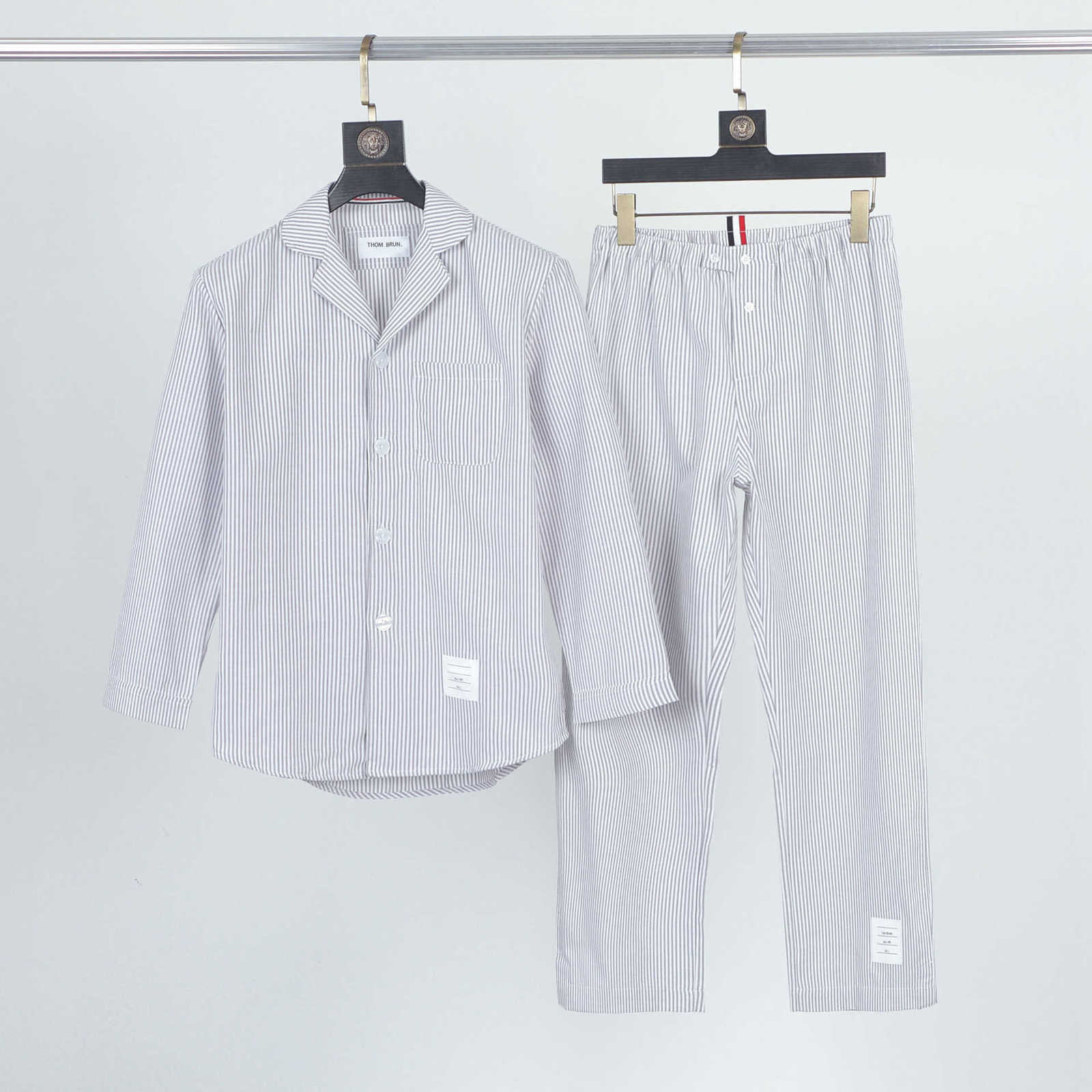 

THOM TB Brand Men Women Shirt Pants Pajamas Sets Long Sleeve Couple Clothing Comfortable Soft Suit 211019, White