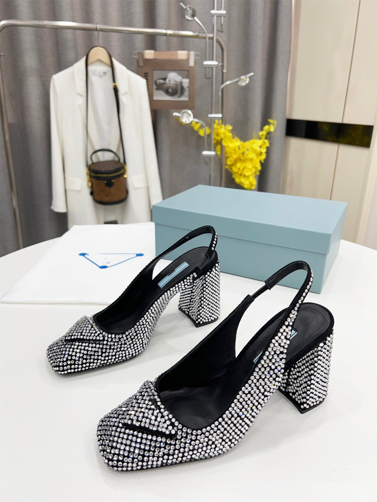 

2022 Thick Heel High Heels Sandals Designers Rhinestone Sequins Embellished Dinner Party Shoes Back strap Slippers Ladies Single Shoe size 35-41, Black