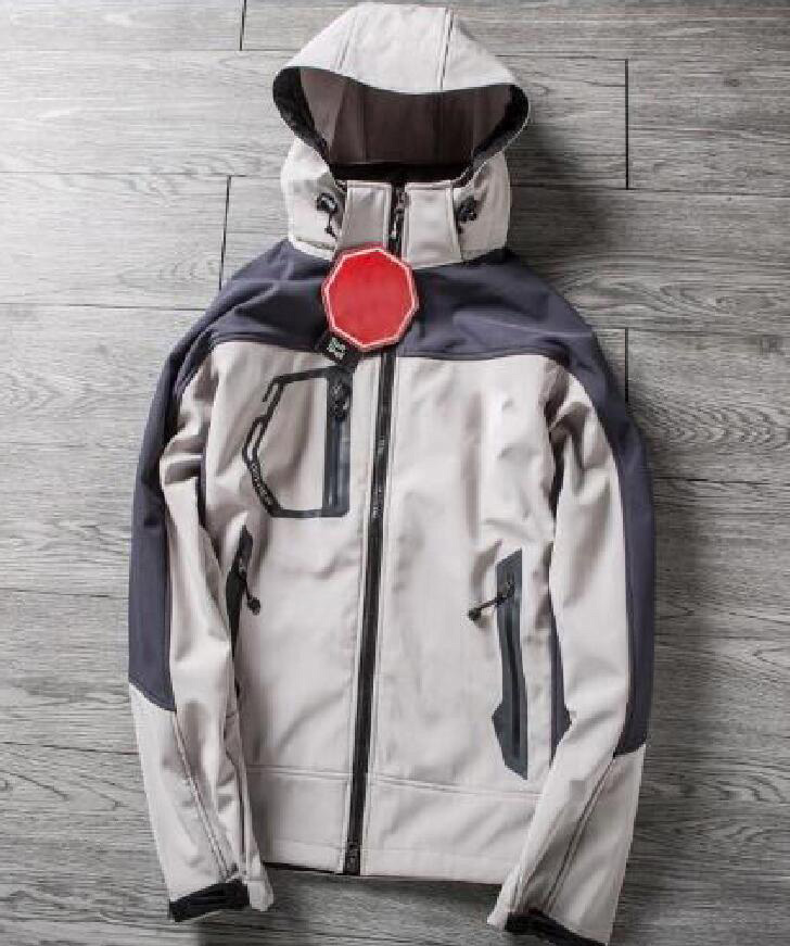 

2020 NEW north Men's Fleece Apex Bionic Jackets SoftShell Jacket Fashion Outdoor Windproof Waterproof Climbing face outwear, Black;brown