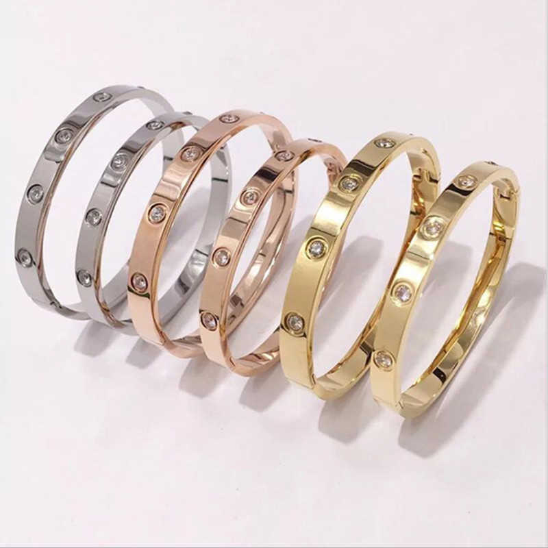 

Men Gold Bangles Friendship Charm Love Bracelet Women Diamonds Stainless Steel Designer Jewelry Party Wedding Silver Mens Bracelets Couple