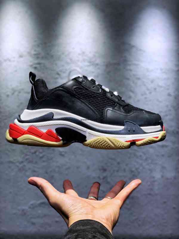 

Triple-s men women shoes platform sneakers cream yellow red beige grey triple black navy white purple multi color mens running trainers