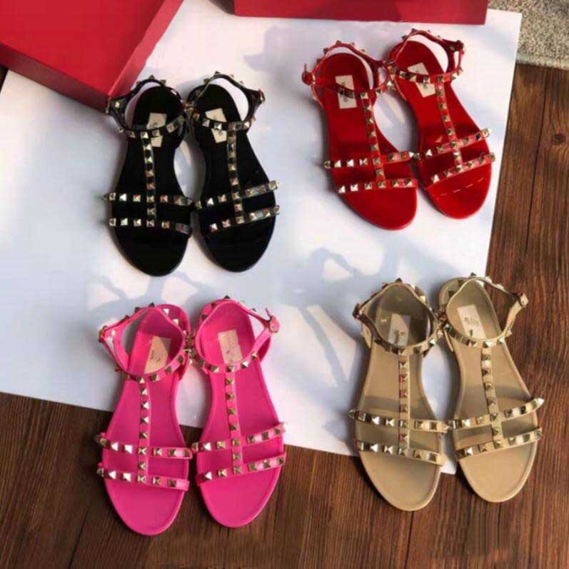 

2020 Summer New V Flat Beach Sandals Women Seaside Jelly Shoes Non-Slip Rivets Studs Flat Sandals With Box, Red