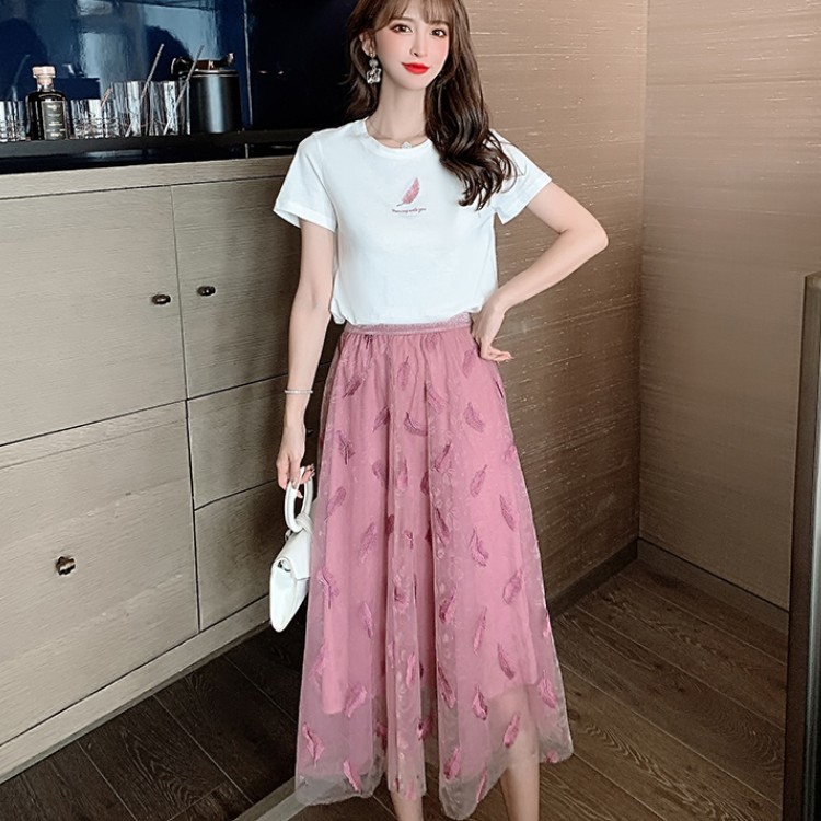 

Women White T Shirt + Mesh Feather Embroidery Midi Skirts Suits Casual Tops Vintage Fashion Elegant Woman Two Piece Set 210518, Photo color