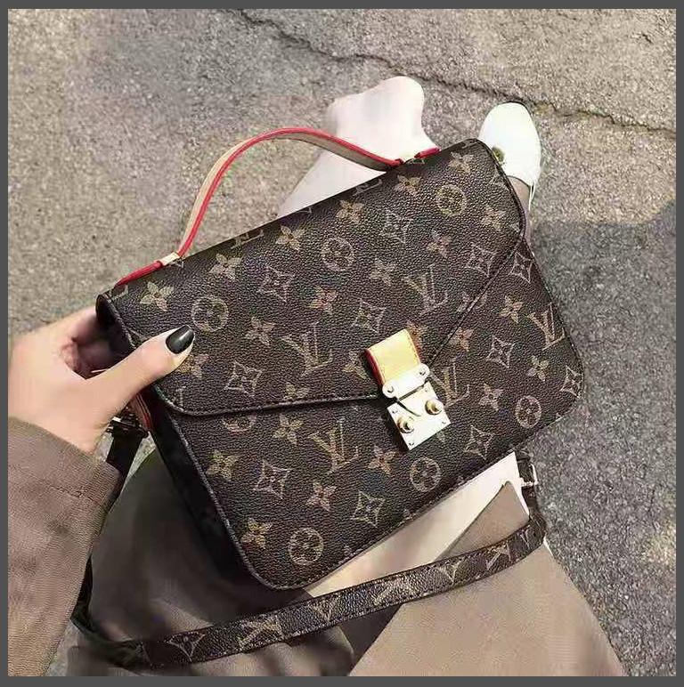 

Luxurys Designers Wallets LVLOUISVITTON BagVUTTON Women Handbag Oxidizing Leather POCHETTE Metis Elegant Shoulder 27, Black embossed