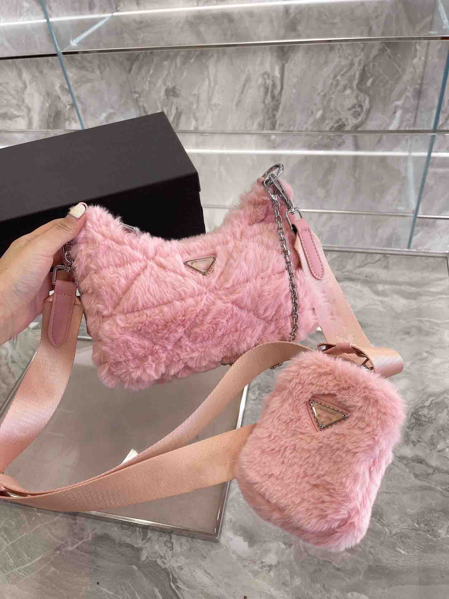 

Three in one Plush underarm bag 2021 New Luxury designer Handbags fashion women's shoulder bags, Pink