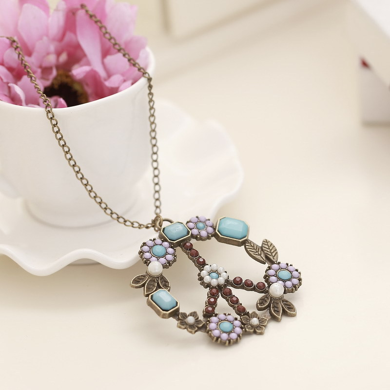 

Colorful retro Pendant Necklaces Pearl inlaid LUCKY anti-war flower necklace Diamond