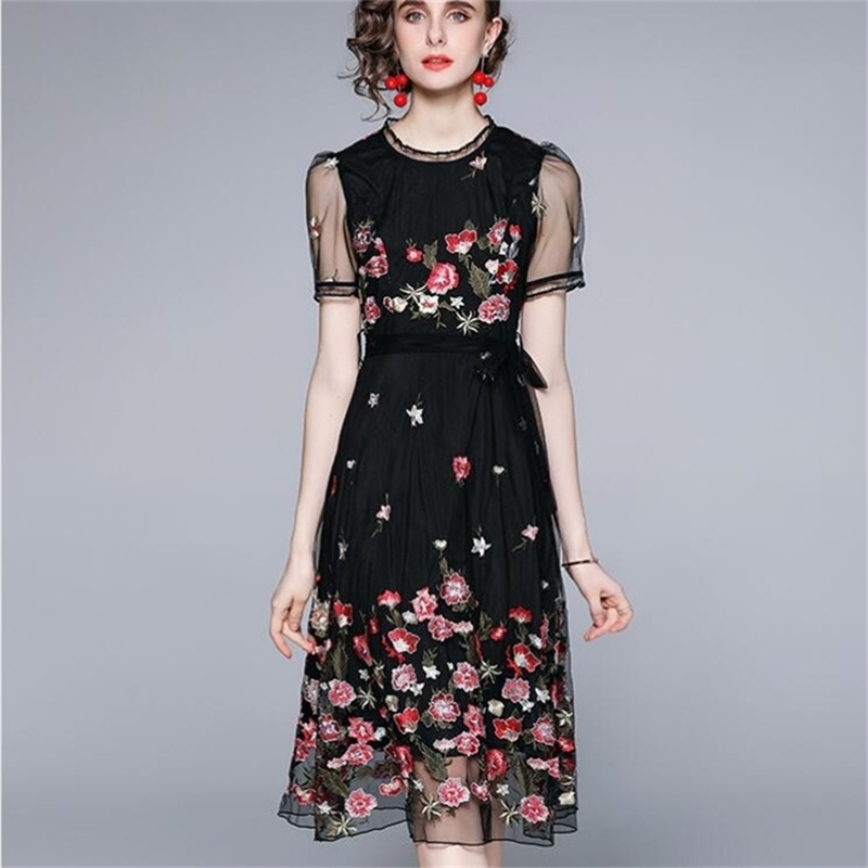 

Women Embroidery Dress Sweet Mesh Short Sleeve O Neck Slim es Summer Fashion Streetwear 210603, Picture color