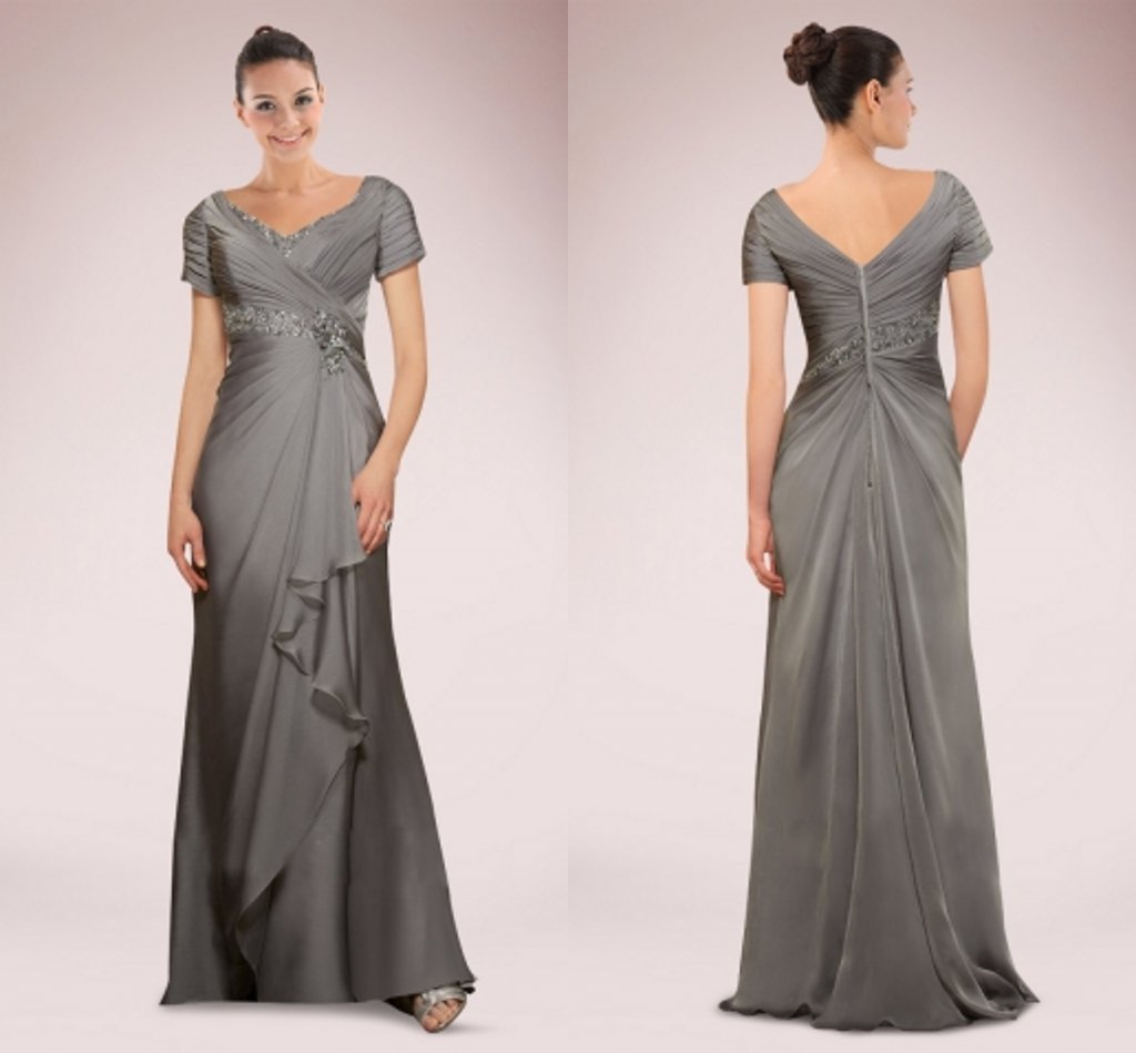 

Elegant Chiffon A-line Mother of Bride Dresses Short Sleeves Adorned with Beaded Exquisite Pleats Floor Length Wedding Party Formal Gowns