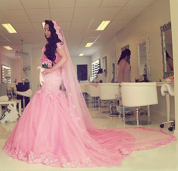 

Dubai Mermaid Wedding Gowns Applique Lace Tulle Sweep Train Women Church Bridal Dresses with Free Long Veil 2019, Black