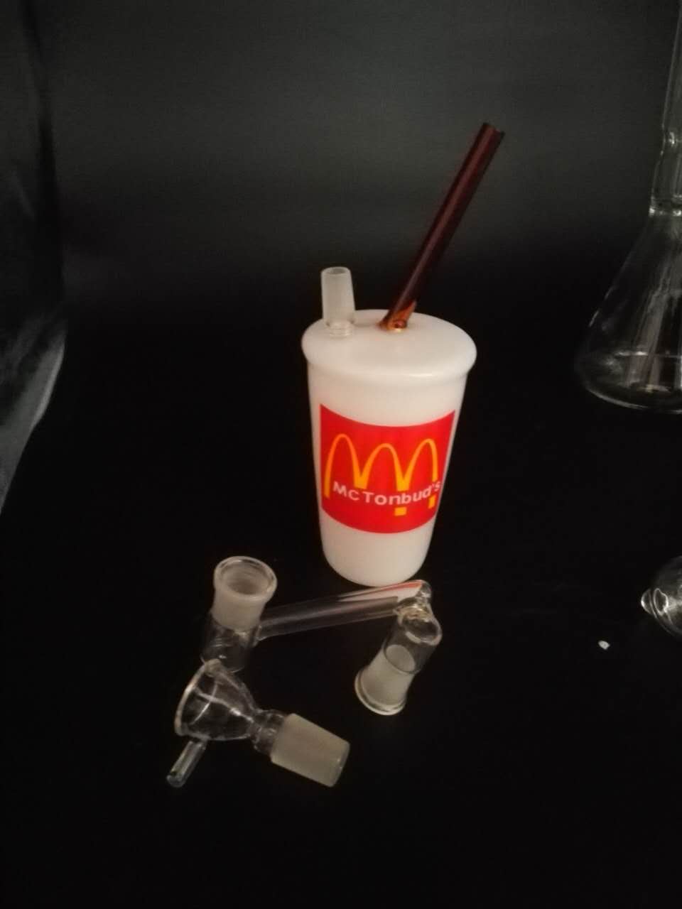 

McDonald's white glass water pipe water pipe shape