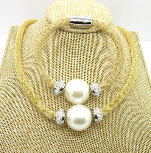 

Top Selling Romantic Design Gold Mesh Chain Drill Magnetic Bracelet & Necklace Set Stainless Steel Big Pearl Free Shipping, Goden