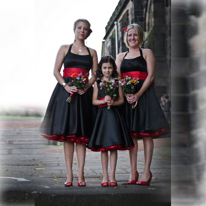 

Top Selling Satin Halter Bridesmaid Dresses With Sash Sleeveless Backless Elegant Women Girl Clothes Knee Length Formal Bridesmaid Dress