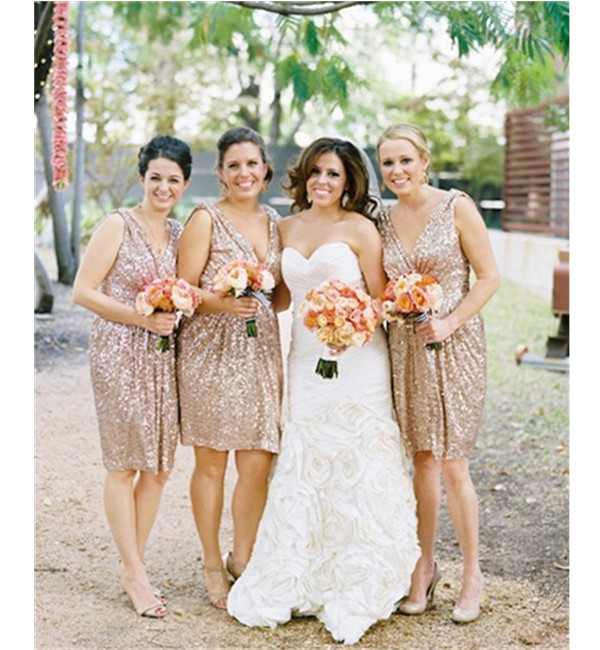 

NEW ARRIVAL Sleeveless V Neck Short Champagne Gold Sequined Bridesmaid Dresses for Wedding Party In Stock, Same as image