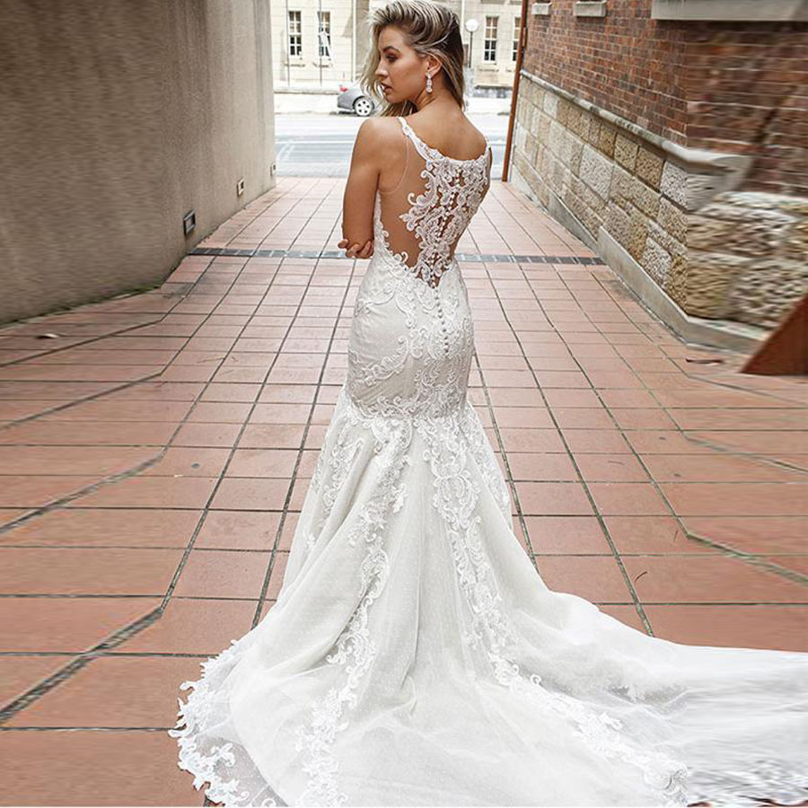 

2019 New Coming Mermaid Lace Wedding Dress Sleeveless O-Neck Sexy Sheer Back Bridal Gowns Zipper Back with Button, Champagne