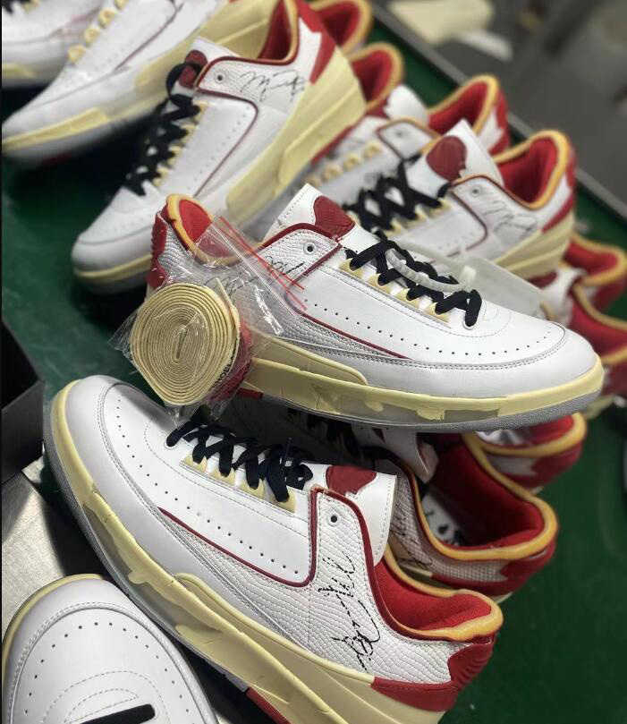 

top 2 Low White Red mens Basketball Shoes Black Royal Blue 2s Varsity Red womens Sports Outdoor Blue-Grey Skateboard Blue Sneakers With Box DJ4375-004 DJ4375-106