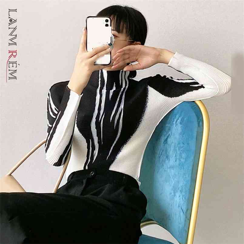 

LANMREM black white print pleated lightweight long-sleeved street wear top Autumn fashion small t-shirt for women 2A1552 210708