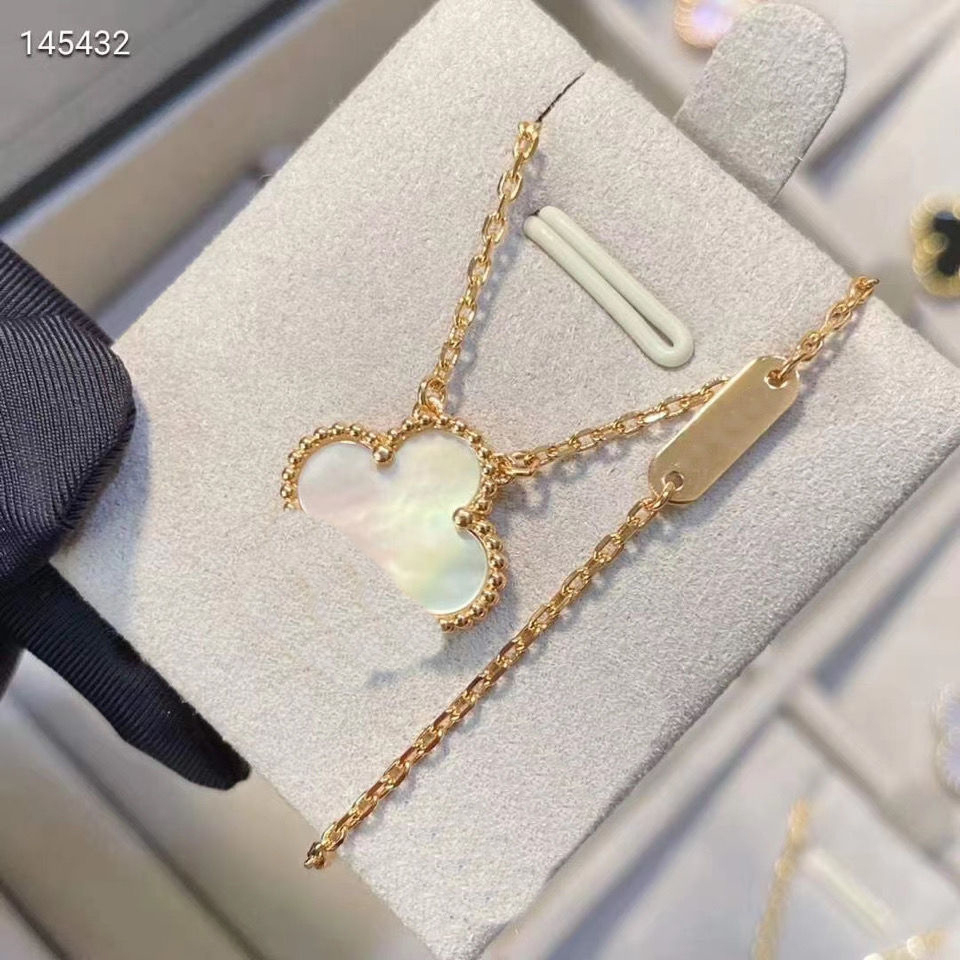 

Ladies love rings Pendant Necklaces Screw Van Bracelet party Wedding Couple Cleef Gift Love Bracelet Fashion Luxury Designer carti Jewelry [With box] a240