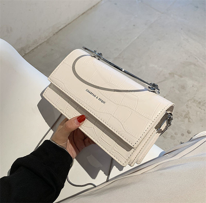 

designers duffel bags 45cm 55cm luxury large capacity travel sale women men genuine leather shoulder fashion bag carry rivets with lock head