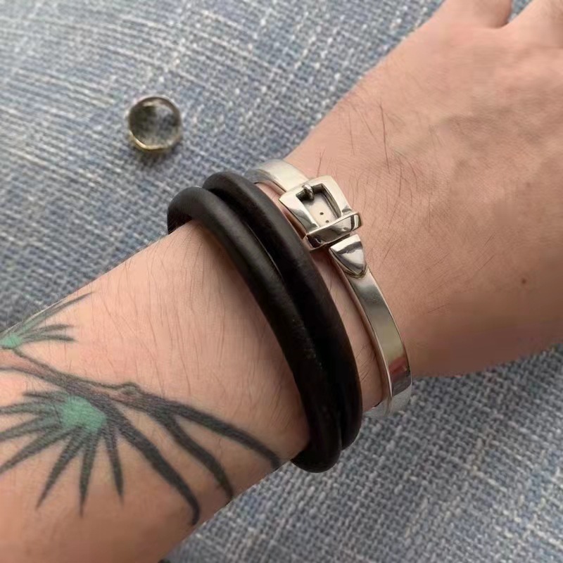 

Goro's Carpinus Leather Handmade Simple Small Leather Bracelet Bracelet281m