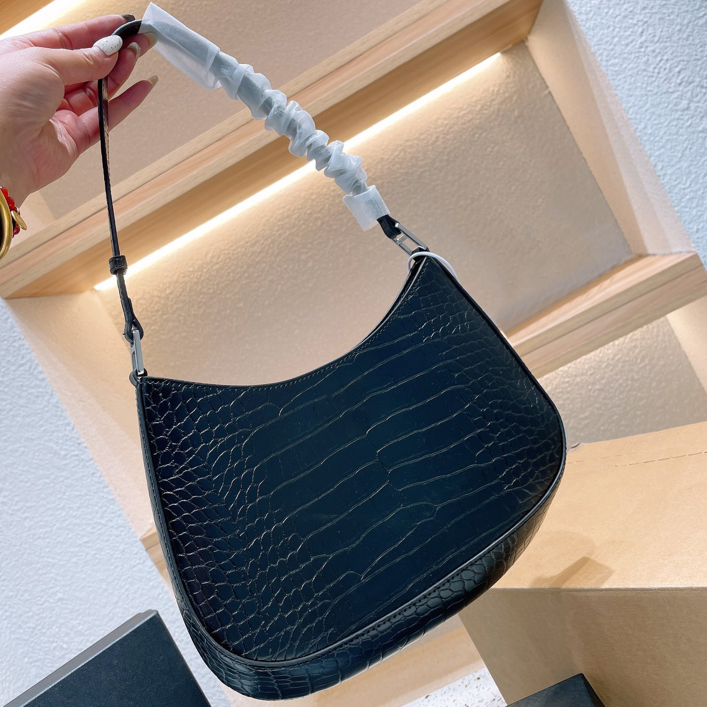 

2021 Luxury Totes Women Handbags Purses Crocodile Patent Leather Designers Underarm Bags Triangle Small Hobos Lady Single Shoulder Bag Retro
