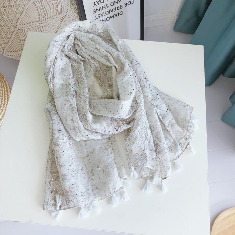 

Scarves 2021 Fashion Snake Grain Print Silver Foil Tassel Shawls Long Women Soft Leopard Beach Wrap Scarf Hijab