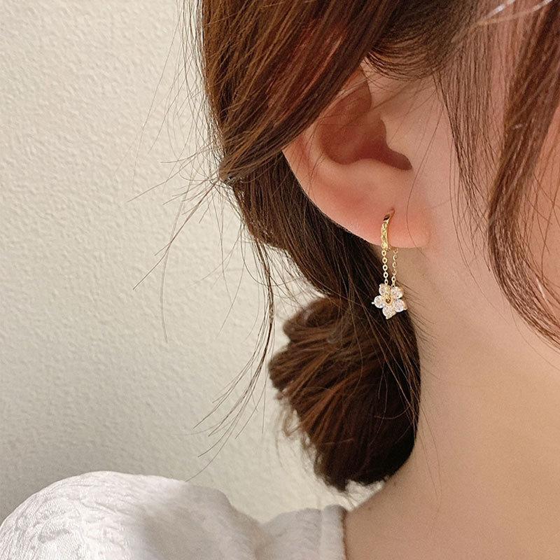 

Stud Earrings For Woman Chain Flower 925 Korean Flash Diamond Small Exquisite Light Luxury, Golden;silver