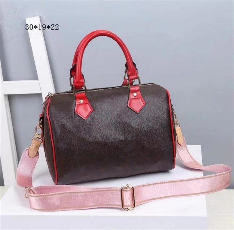 

alma Bb Ladies Cosmetic Crossbody Bags Women Shoulder Bags luxurys designers Bag Leather Handbags Shell Wallet Purse Tote Random Versatile 32