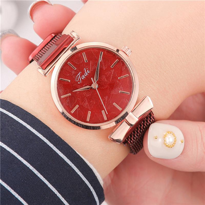 

Wristwatches Fashion Women's Quartz Watch Simple Gold Steel Belt For Women Wristwatch Ladies Watches Relogio Feminino, Red