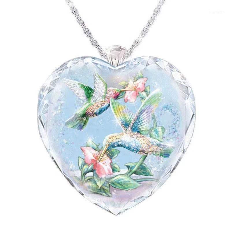

Creative Selling Heart-shaped Hummingbird Flower Pendant Crystal Necklace Chains