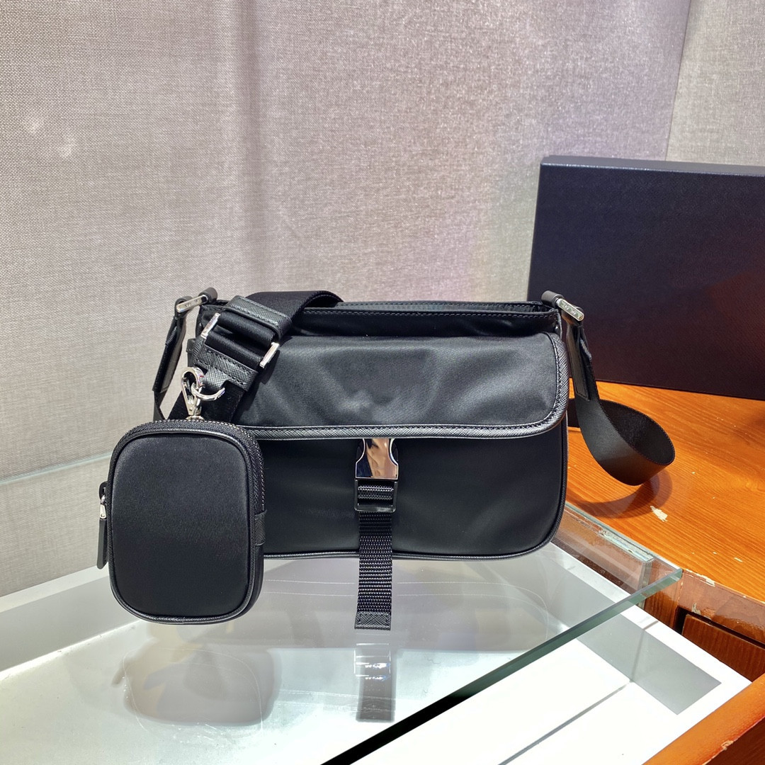 

Waist Bags Postman package mail goods without paying Courier charge welcome to buy, Black