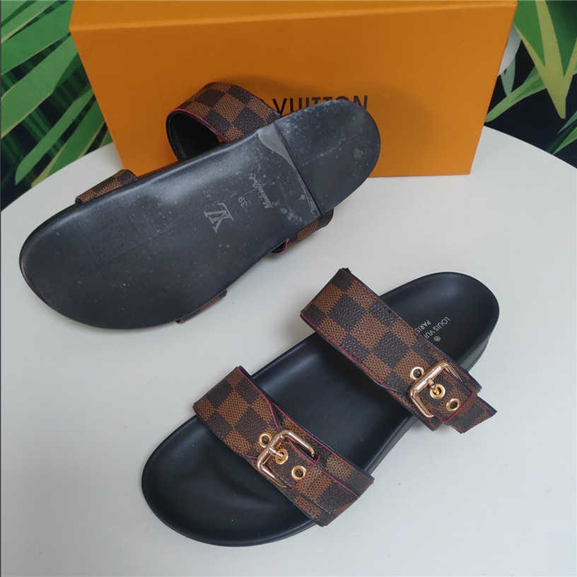 

LVLOUISVITTON Men's T-Shirts Top high quality Fashion Leather slippers Women Sandals slides men Flip Flops woman channel Shoes, White;black