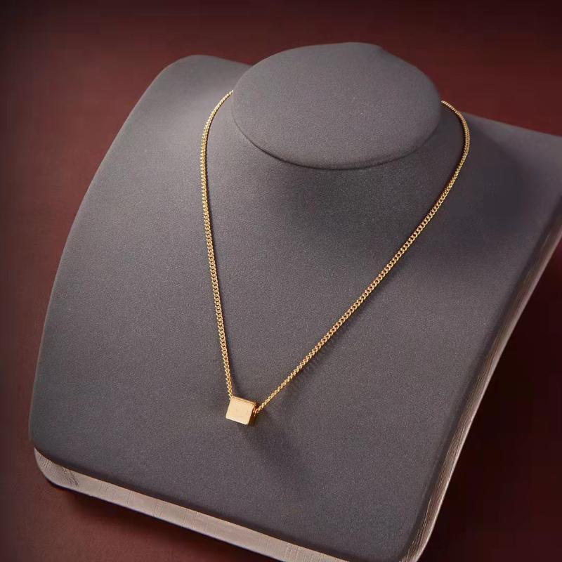

Pendant Necklaces 21 Autumn And Winter Luxury Small Square Necklace Fashion Party Rose Gold With Logo Packaging Box