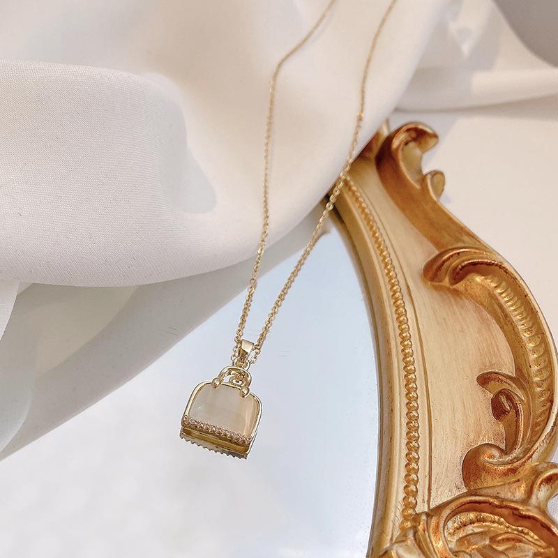 

Chains 14k Real Gold Crystal Titanium Steel Necklace For Women Ins Shine Lock Choker Birthday Gift Wedding Jewelry Pendant