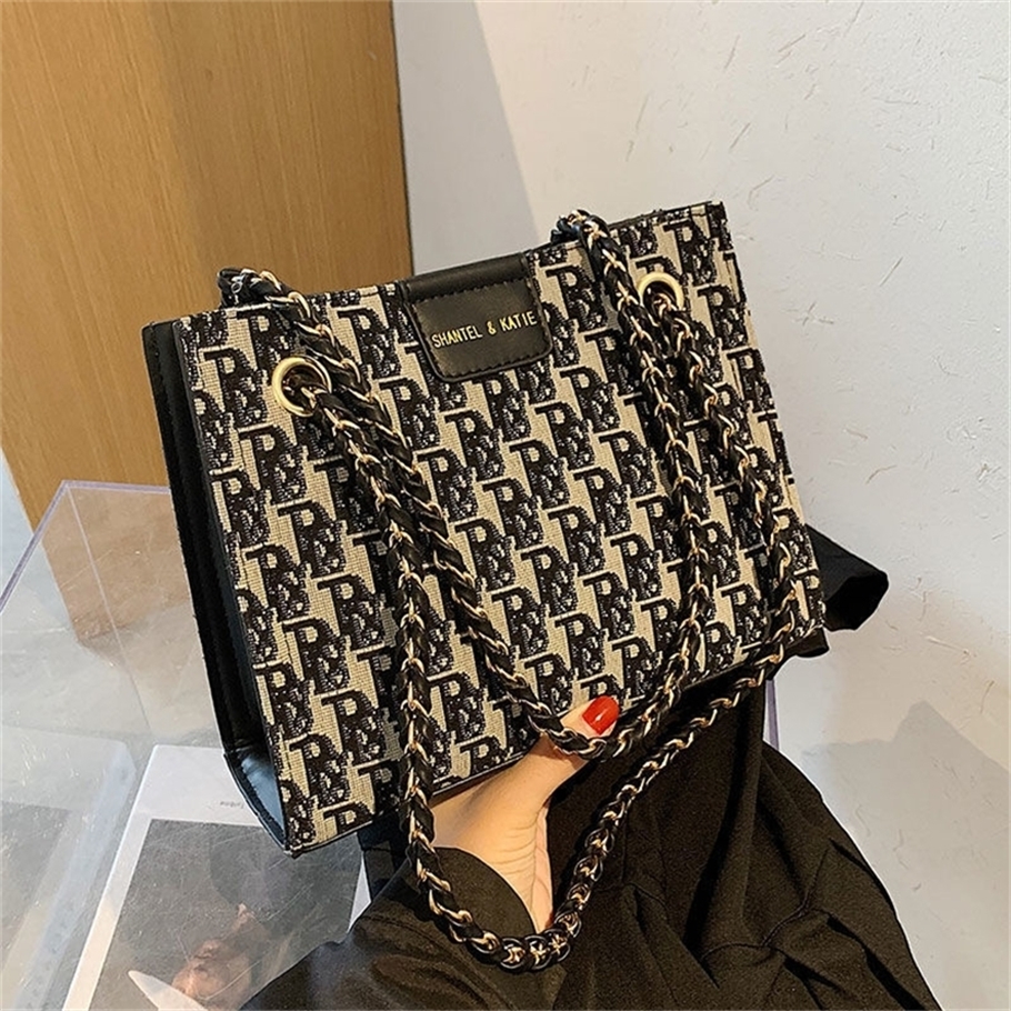 

Designer Sale Chain Single Shoulder Messenger versatile small bag women's 2022 new fashion version foreign style online popular student ins large Wholesale store, Black regular