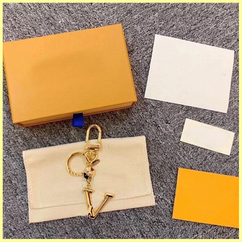 

Woman Mens Designer Keychains High Qualtiy Alloy Fashionable Handmade Keychain Stylish Key Brsky Buckle Bag Charm Wholesale 21080503R